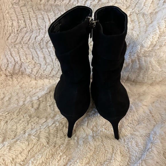 Brand new Vince Camuto peep toe booties - Picture 3 of 3